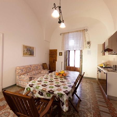 Casa Vacanza La Stradella أوستوني المظهر الخارجي الصورة
