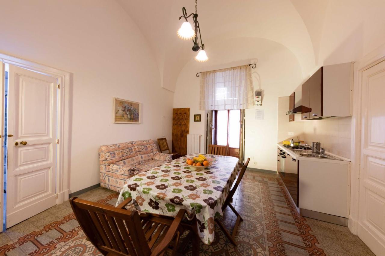 Casa Vacanza La Stradella أوستوني المظهر الخارجي الصورة