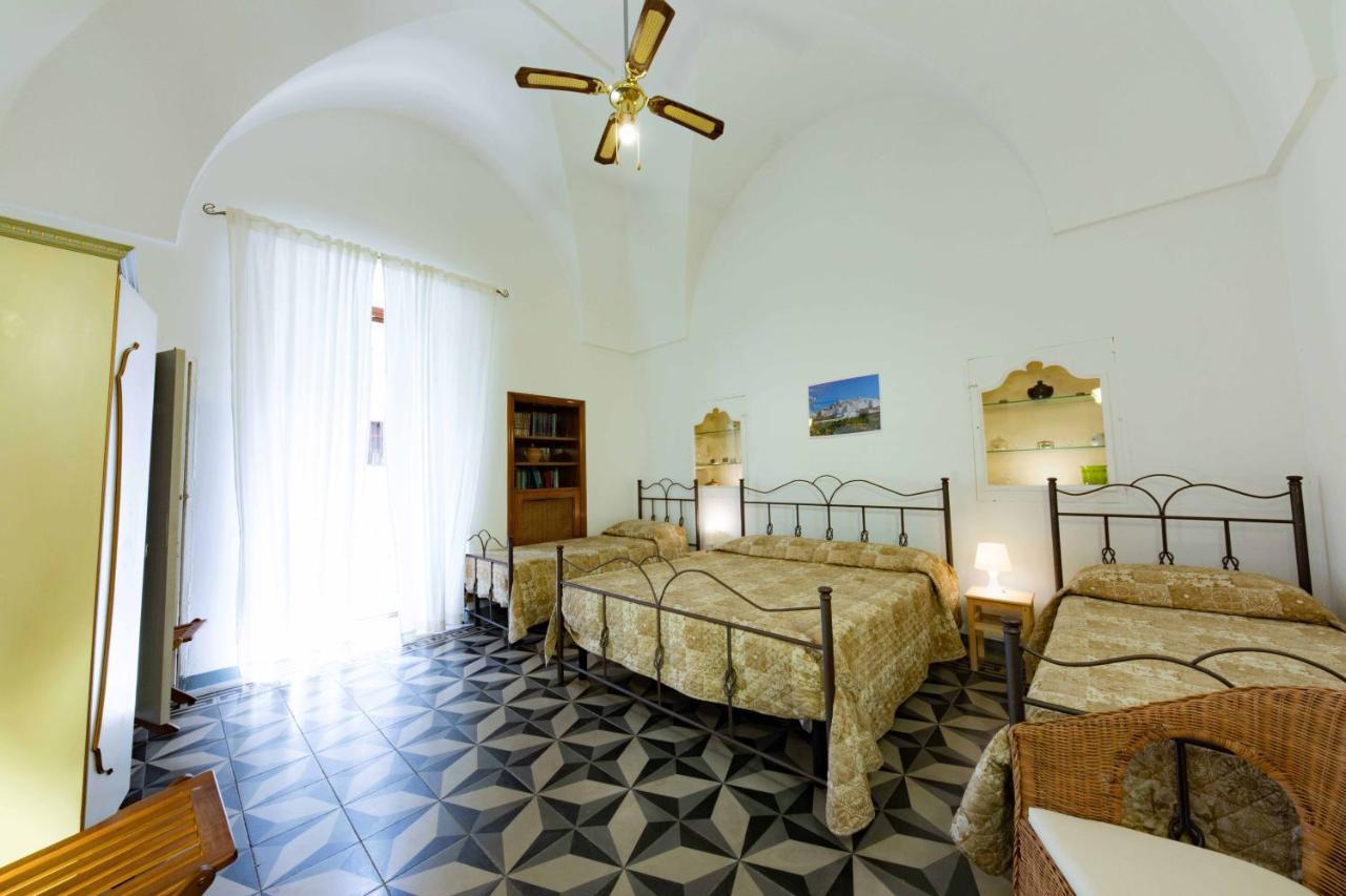 Casa Vacanza La Stradella أوستوني المظهر الخارجي الصورة