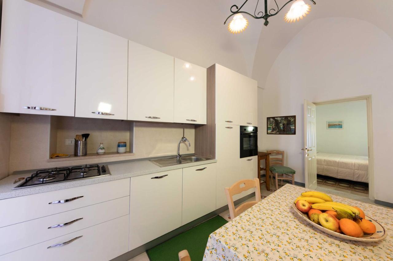 Casa Vacanza La Stradella أوستوني المظهر الخارجي الصورة